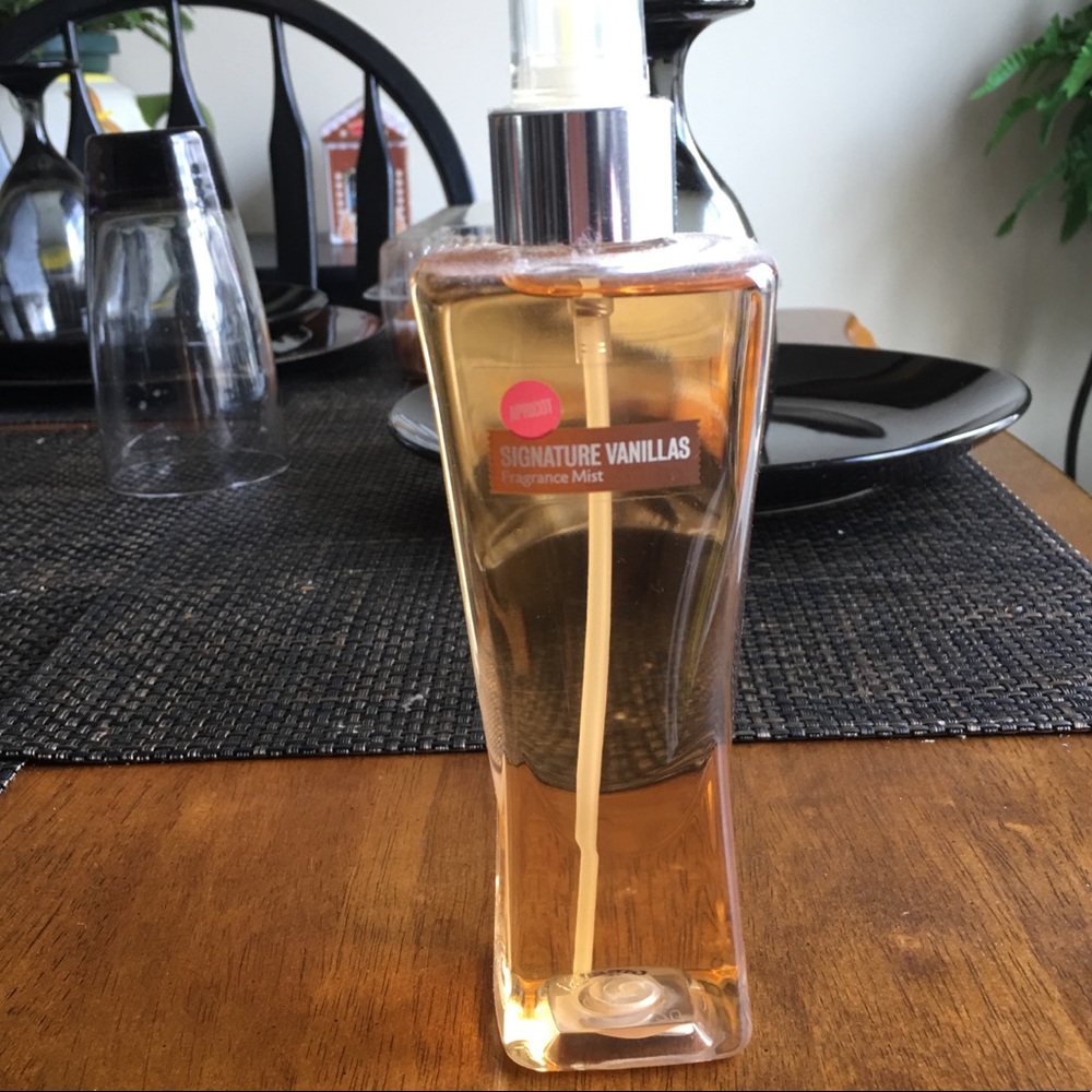 Bath And Body Works Signature Vanillas - Apricot